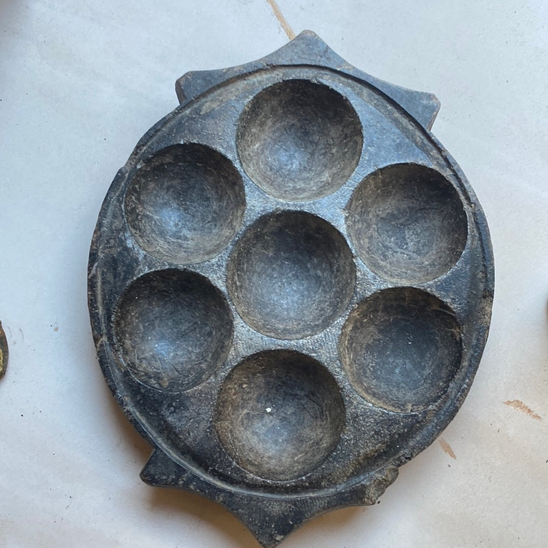 ANTIQUE INDIAN COOKWARE | “IDLI” MAKING TRAY ø24CM