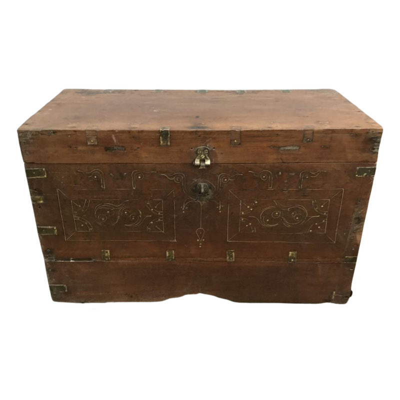 ANTIQUE INDIAN DOWRY CHEST WITH BRASS INLAY