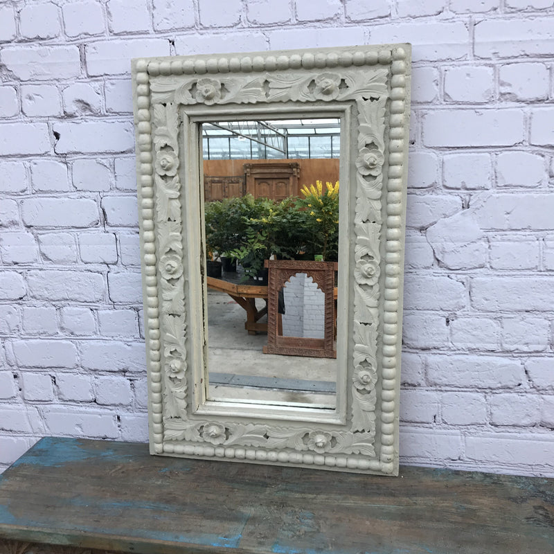 VINTAGE CARVED WHITE PAINTED WALL MIRROR WITH FLORAL PATTERN | 45911b