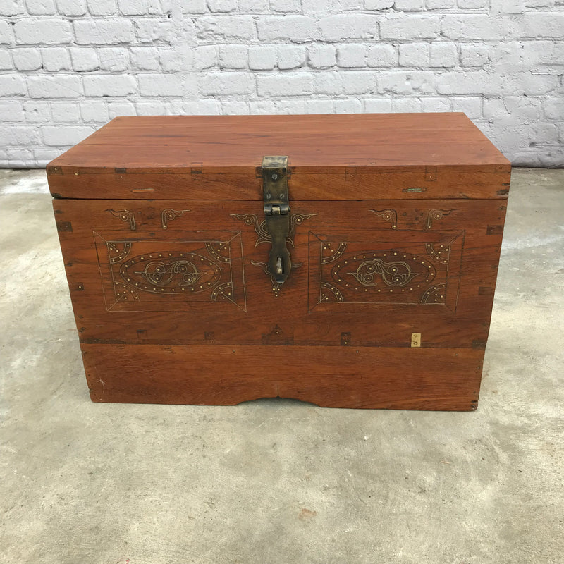 ANTIQUE INDIAN DOWRY CHEST WITH BRASS INLAY (W68CM | H43CM)