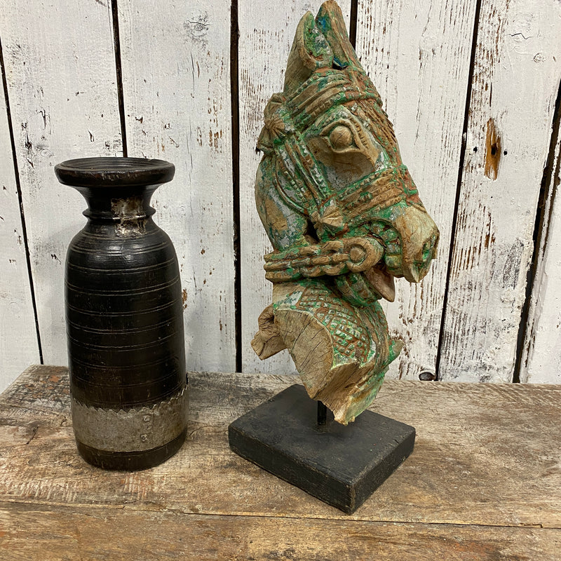 A PAIR OF 19TH CENTURY ARCHITECTURAL HORSE HEAD CARVING STATUES • GREEN