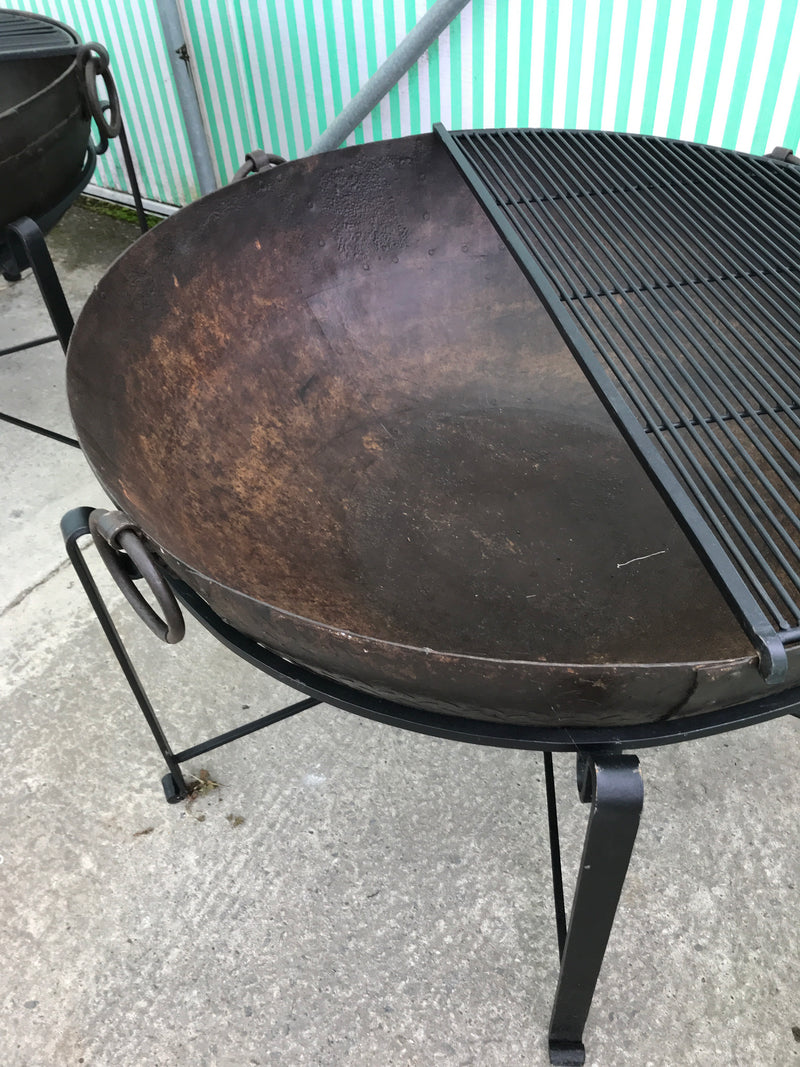 Ø119CM D43CM • Original Indian fire bowl, stand & grill