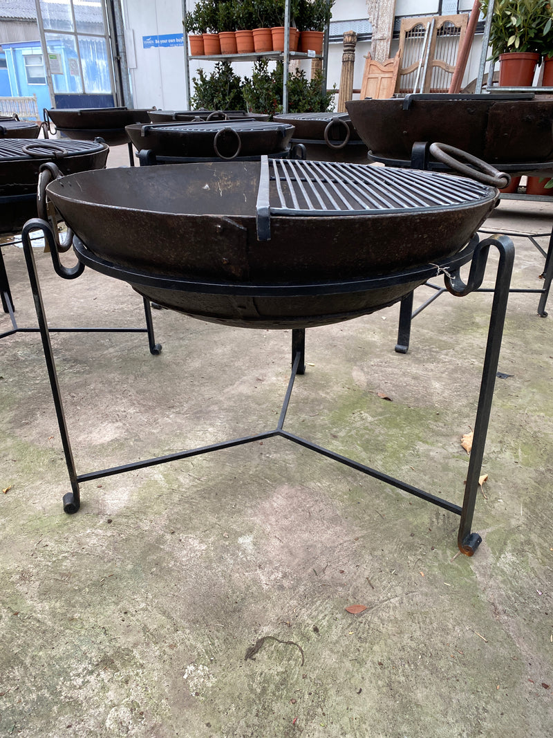 Ø82CM D26CM • Original Indian fire bowl, stand & grill