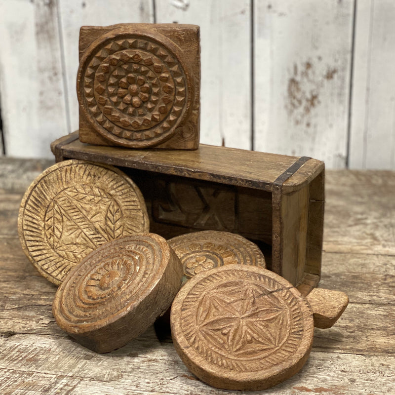 HAND CARVED CHAPATI BOARD/ BISCUIT SEAL COASTER  | LARGE
