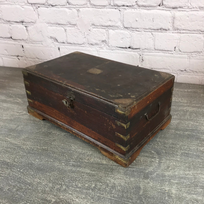 Classic Anglo-Indian teak desk box perfect for stationery or jewellery | 33383