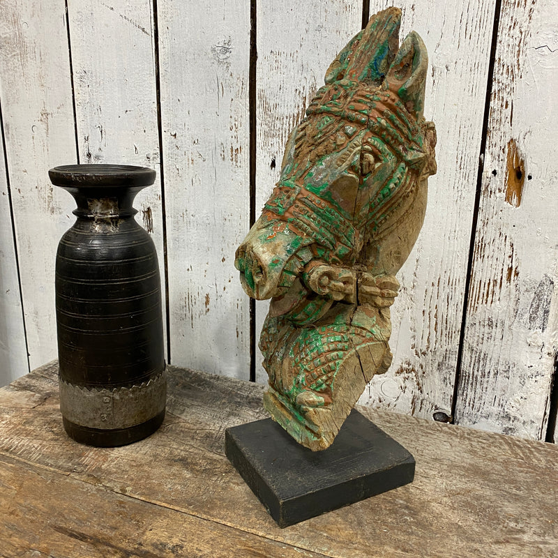 A PAIR OF 19TH CENTURY ARCHITECTURAL HORSE HEAD CARVING STATUES • GREEN