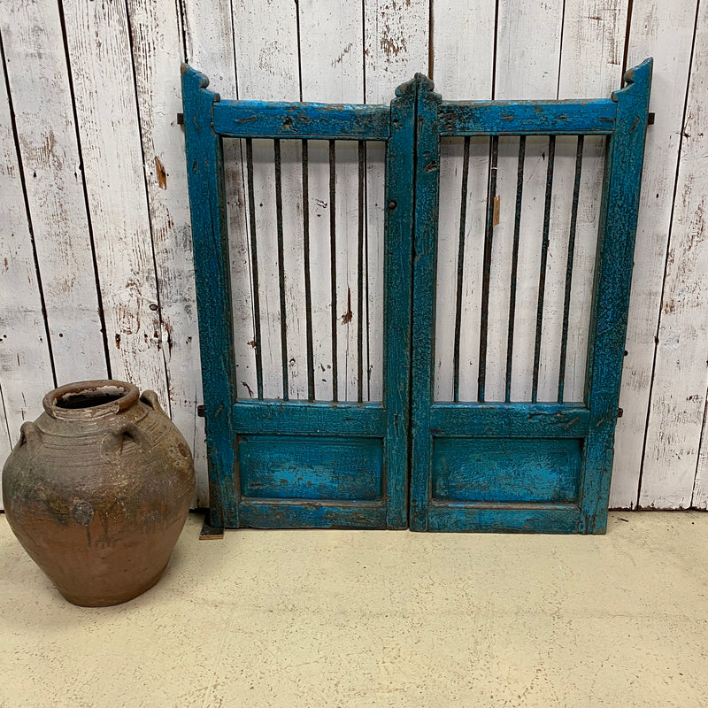 VINTAGE INDIAN DOG GARDEN GATE | BLUE PATINA (H110cm | W98cm)