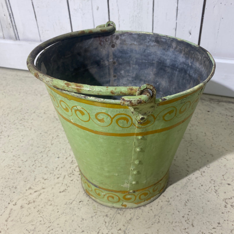 SMALL PAINTED GREEN BUCKET | Ø27CM H24M